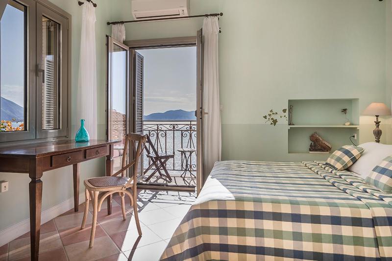 Suite with Balcony image 3