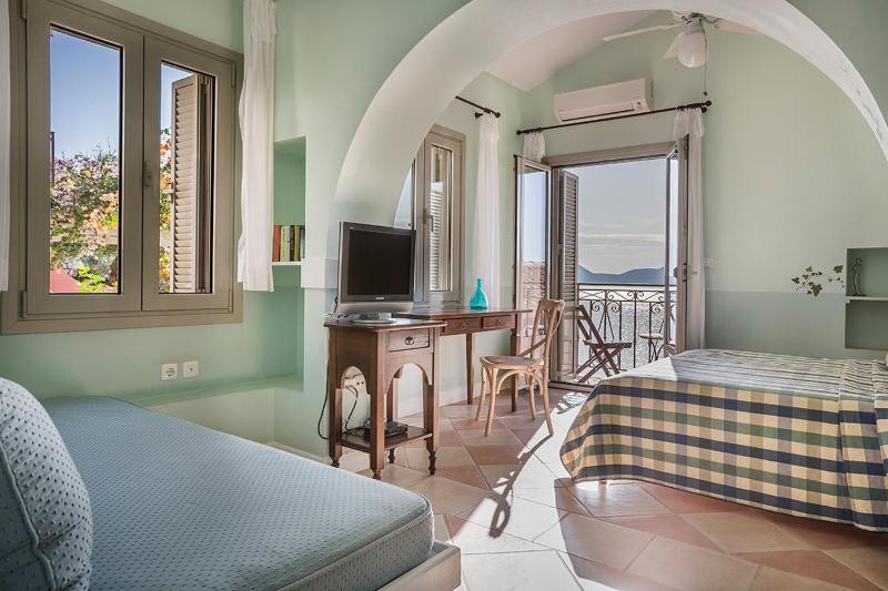 Suite with Balcony image 1