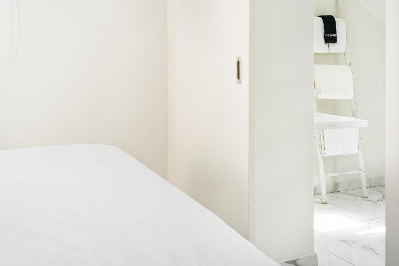 Double or Twin Room image 3