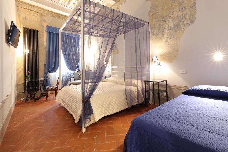 Triple Room image 3