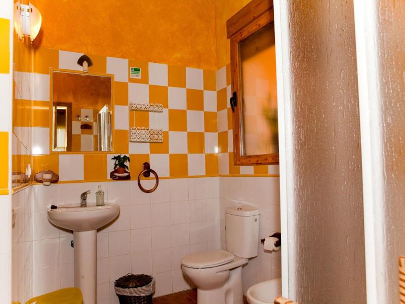 Two-Bedroom House image 3