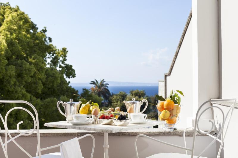 Junior Suite with Sea View image 4