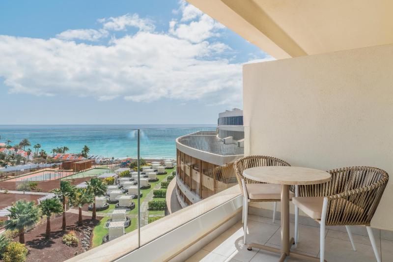 Superior Double Room Sea View image 2