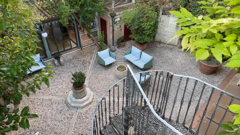 Suite with Terrace image 4