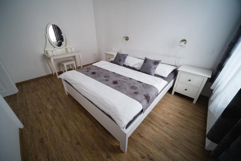 One-Bedroom Apartment image 3