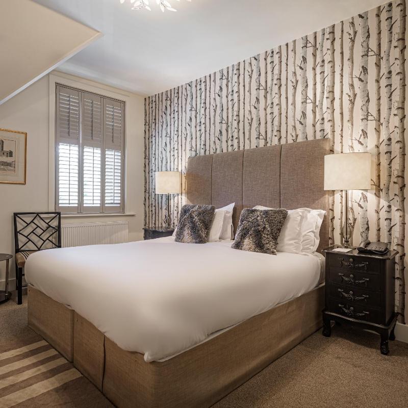 Double Room image 4
