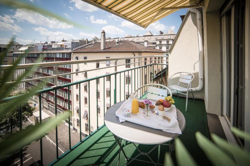 Superior Double Room with Terrace image 4
