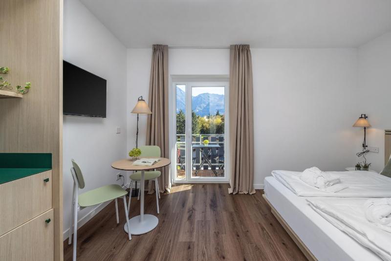 Double Room with Mountain View image 1