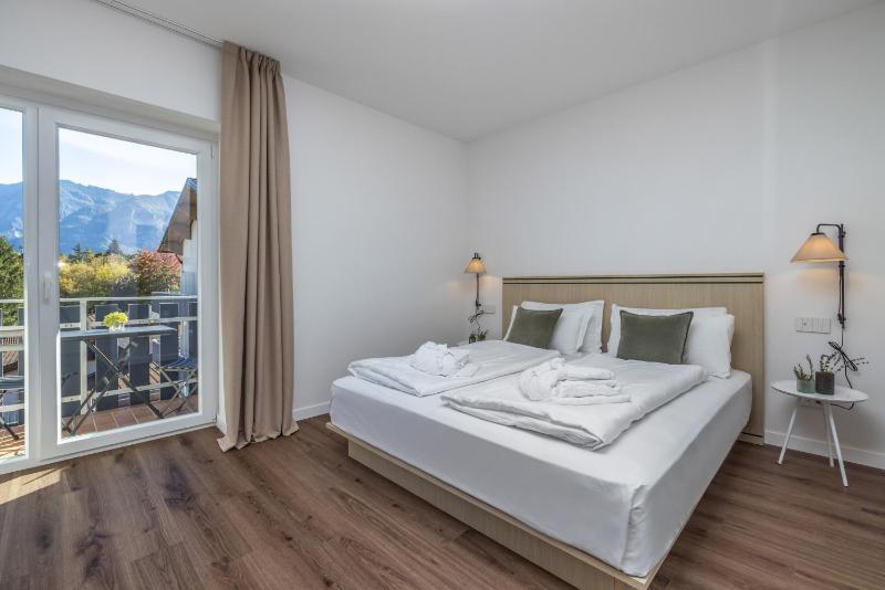 Double Room with Mountain View image 4