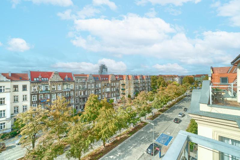 One-Bedroom Apartment with Balcony image 2