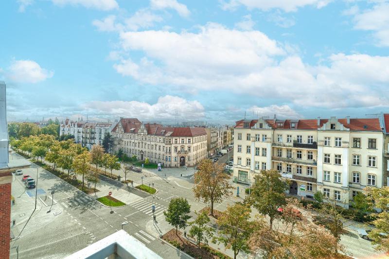 One-Bedroom Apartment with Balcony image 3