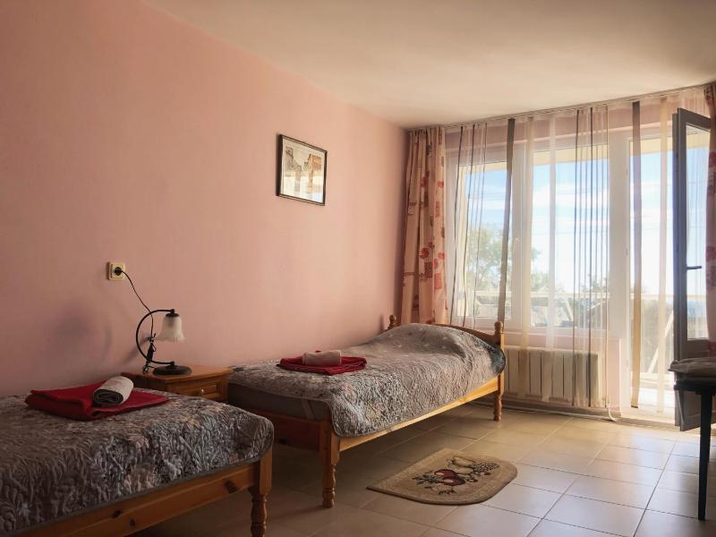 Quadruple Room with Sea View image 3