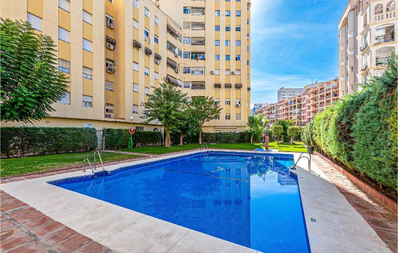 Cozy Apartment In Torremolinos With Wifi - image 5