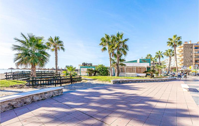 Cozy Apartment In Torremolinos With Wifi - image 8