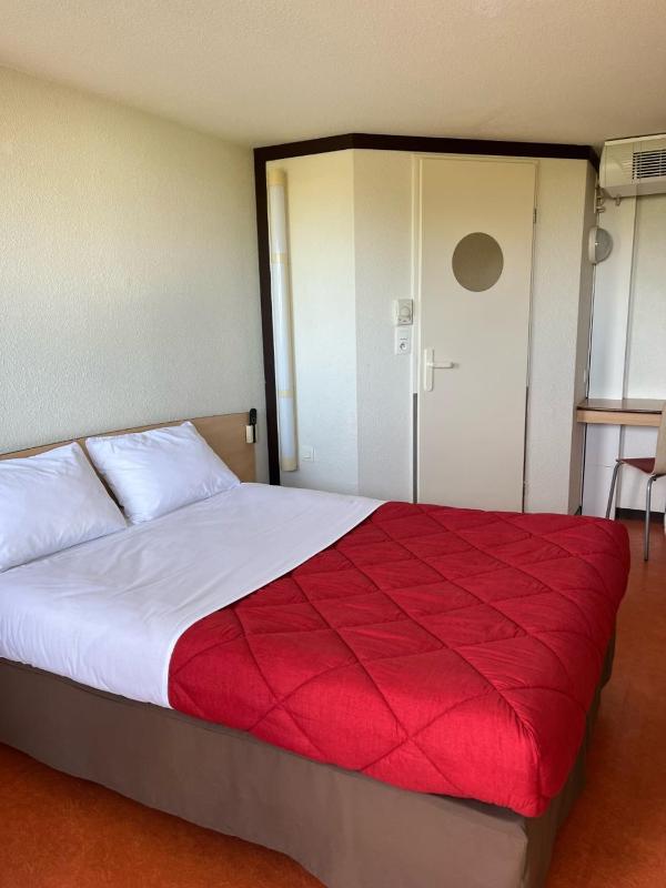 Double Room image 1