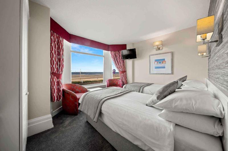 Twin Room with Sea View image 1