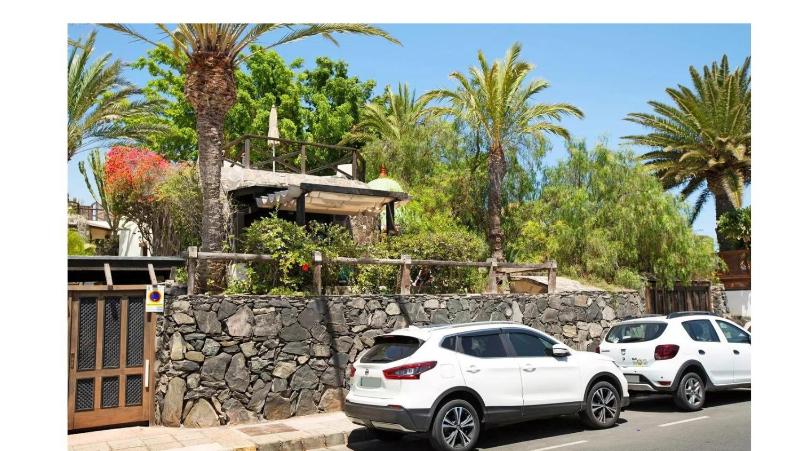 Villa with Sea View image 3