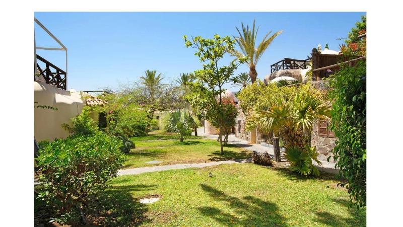 Villa with Sea View image 2