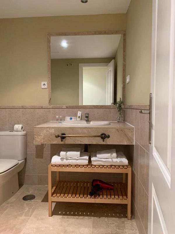 Apartamento espacioso con seis piscinas muy tranquilo y jardines cercano a la playa - image 15