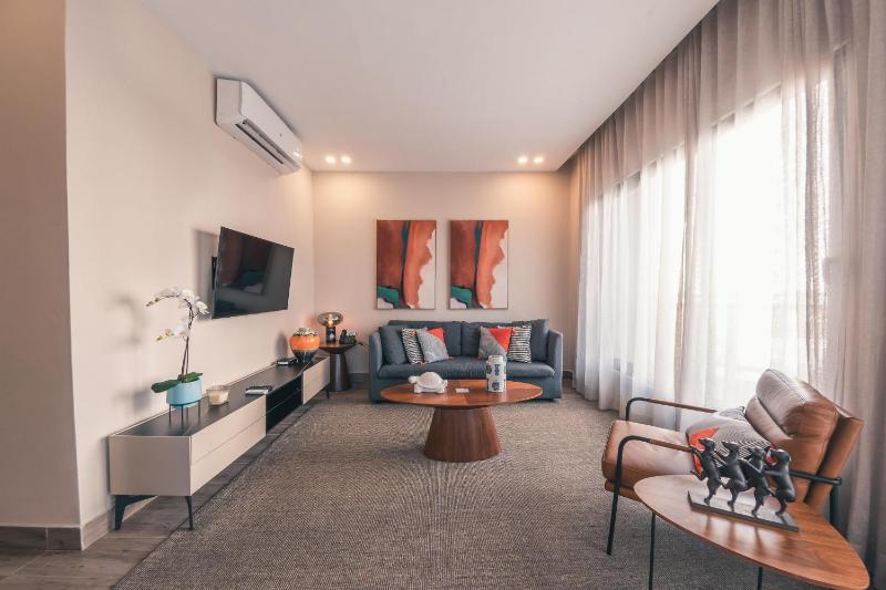 Fully Serviced Apartment at Regatta Living - 3B - image 5
