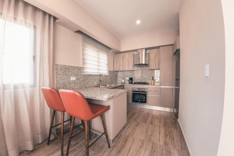 Fully Serviced Apartment at Regatta Living - 3B - image 2