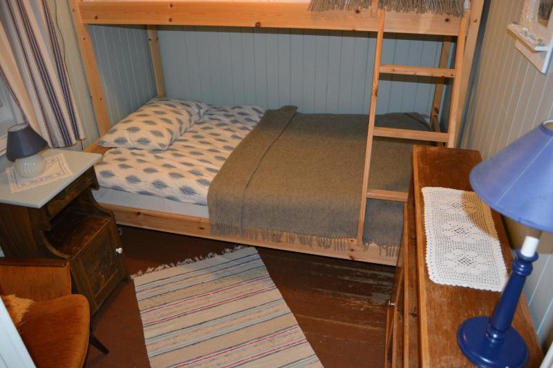 Small Twin Room with Shared Bathroom image 3