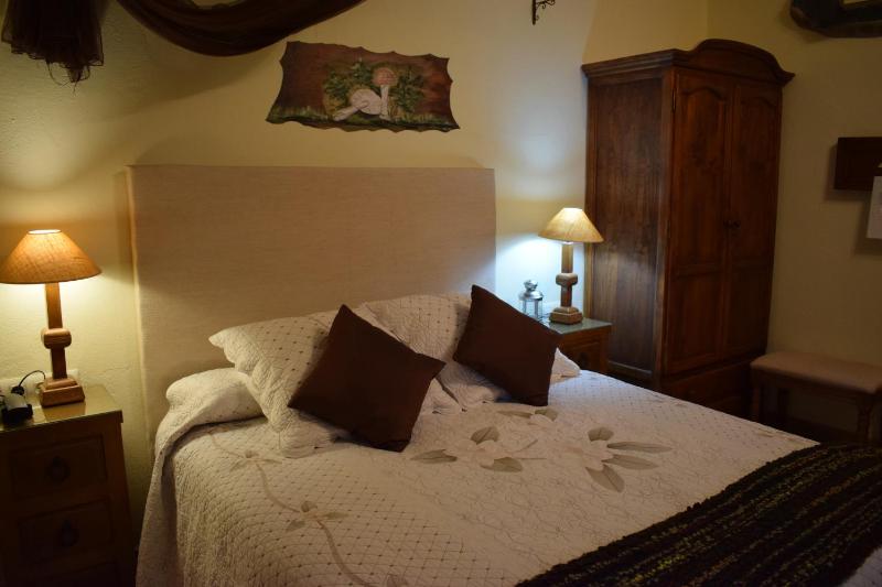 Double or Twin Room image 3