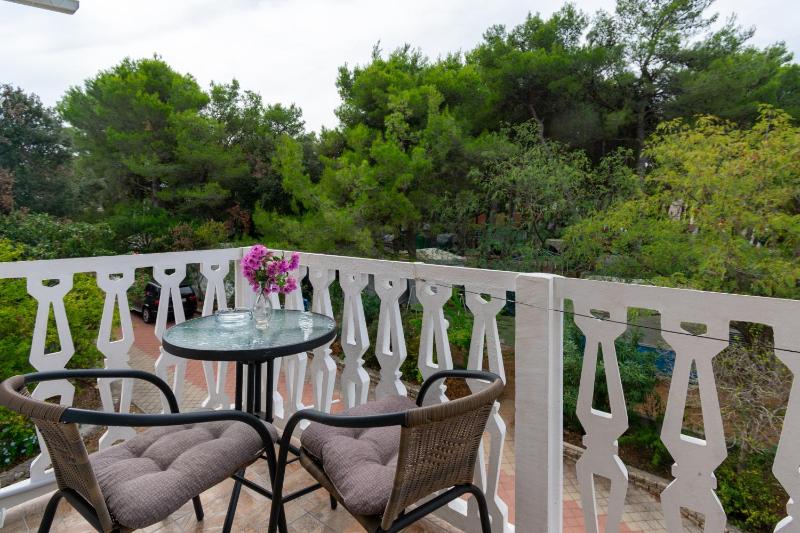 Double Room with Balcony and Sea View image 3