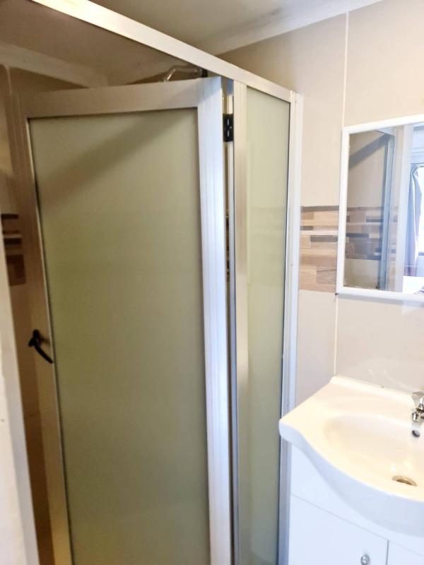 Masters 2 Bedroom Apartment Westfield - image 14