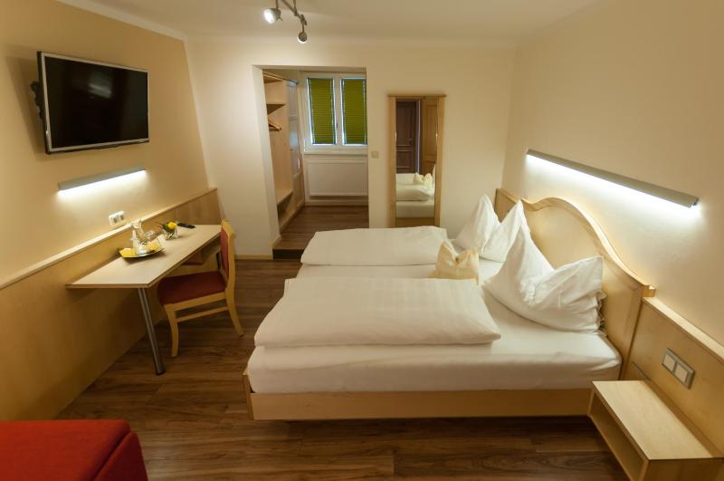 Double or Twin Room without Breakfast image 3