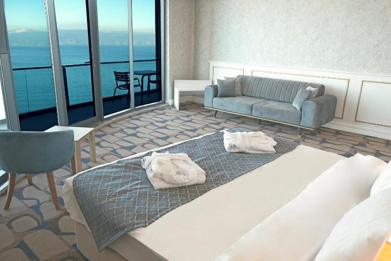 King Room with Sea View image 4