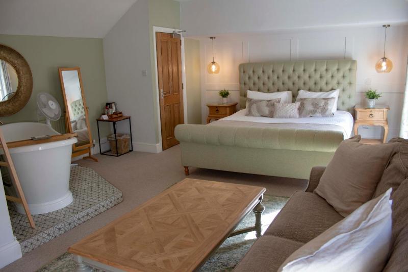 One-Bedroom Suite image 1