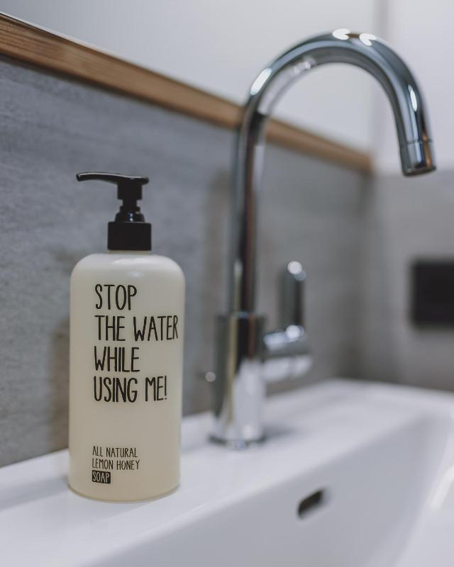 Double Room with Balcony image 3