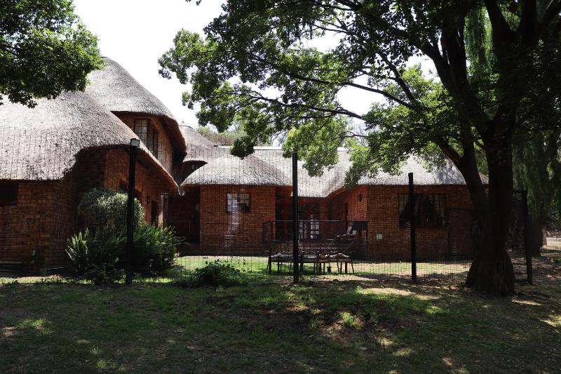Khaya Africa Guesthouse - image 12
