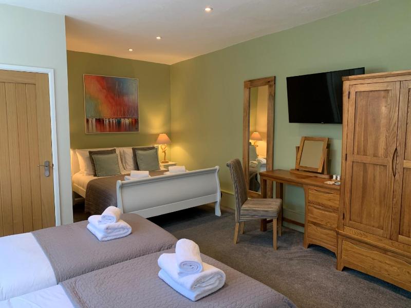 Quadruple Room image 1