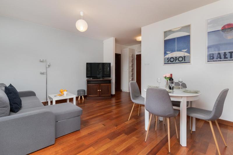 Apartamenty Zatoka Górny Sopot by Noclegi Renters - image 9
