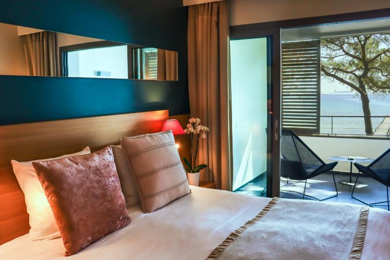 Premium Room with Panoramic Sea View image 1