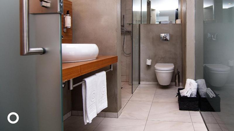 Suite with Spa Access image 4