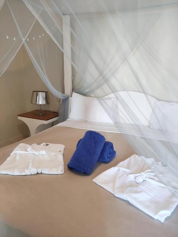 Chic Beachfront Apartment - Private Beach Access - image 37