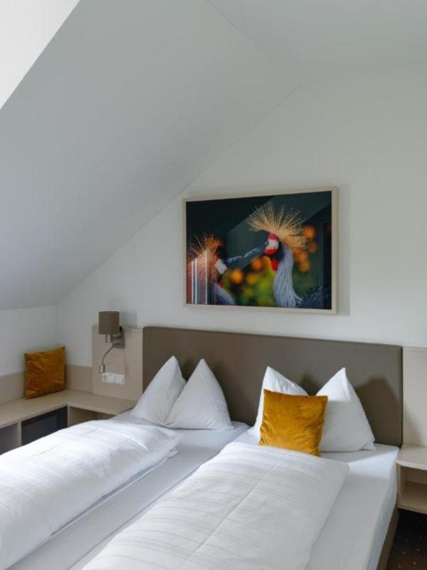 Double Room image 2