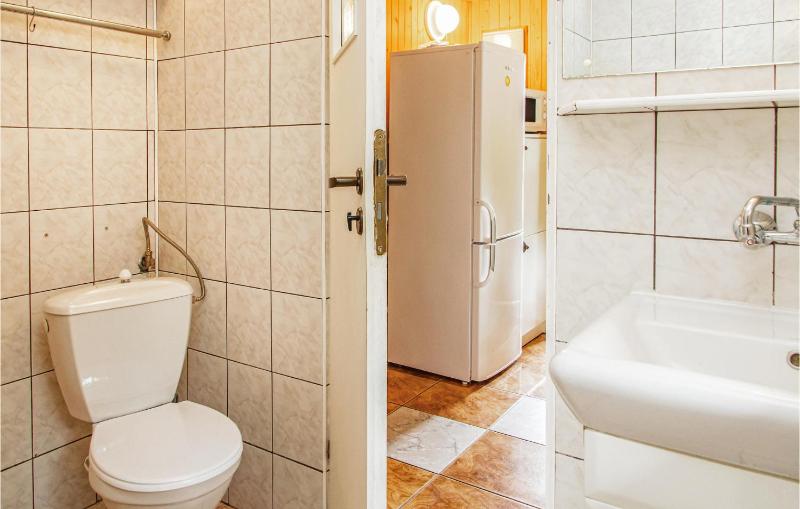 Three-Bedroom Holiday Home  image 4