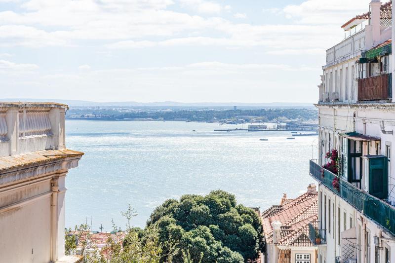 Double Room with River View image 2