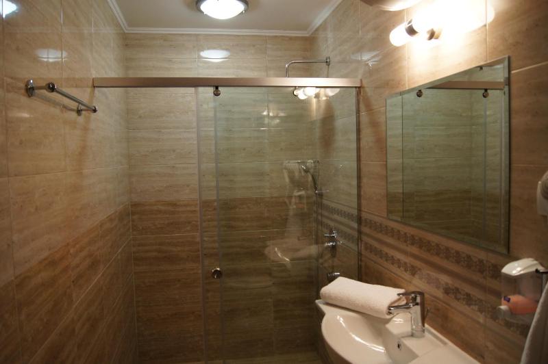 Two-Bedroom Suite with Balcony and Sea View image 3