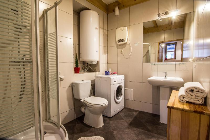 Four-Bedroom Apartment image 3