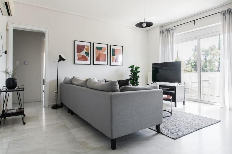 One-Bedroom Apartment image 1