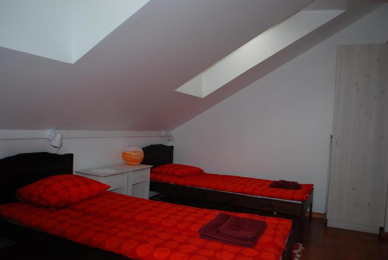 Triple Room with Shared Toilet image 2