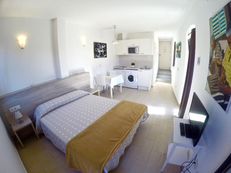 Apartaments Fonda Comerç - image 14