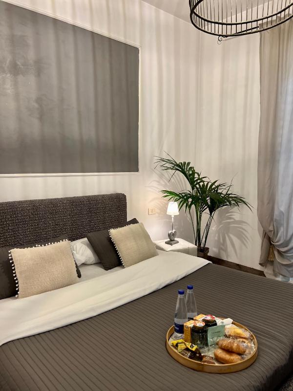 Standard Double Room image 3