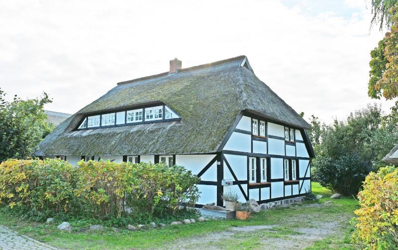 NEU angeboten Mönchguter Ferienhaus u Reetdach mit Kamin - image 19