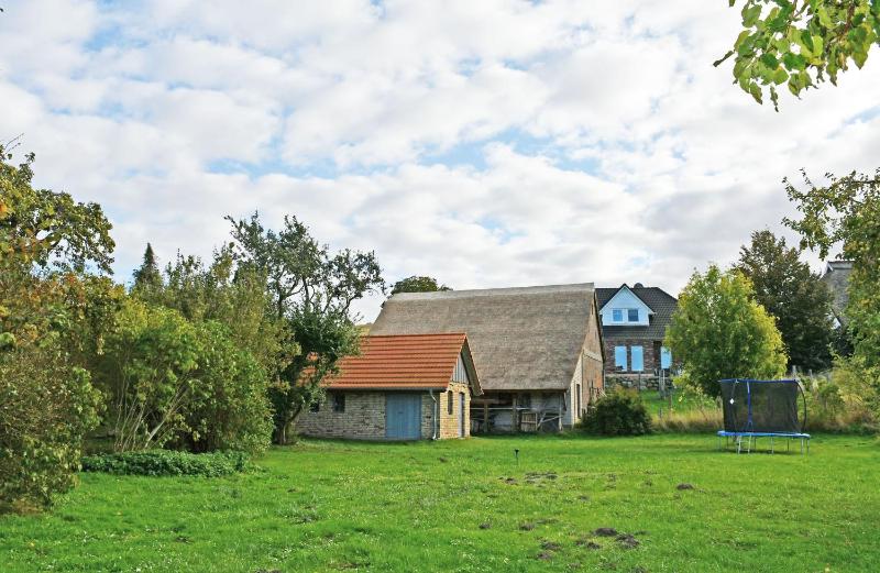 NEU angeboten Mönchguter Ferienhaus u Reetdach mit Kamin - image 33